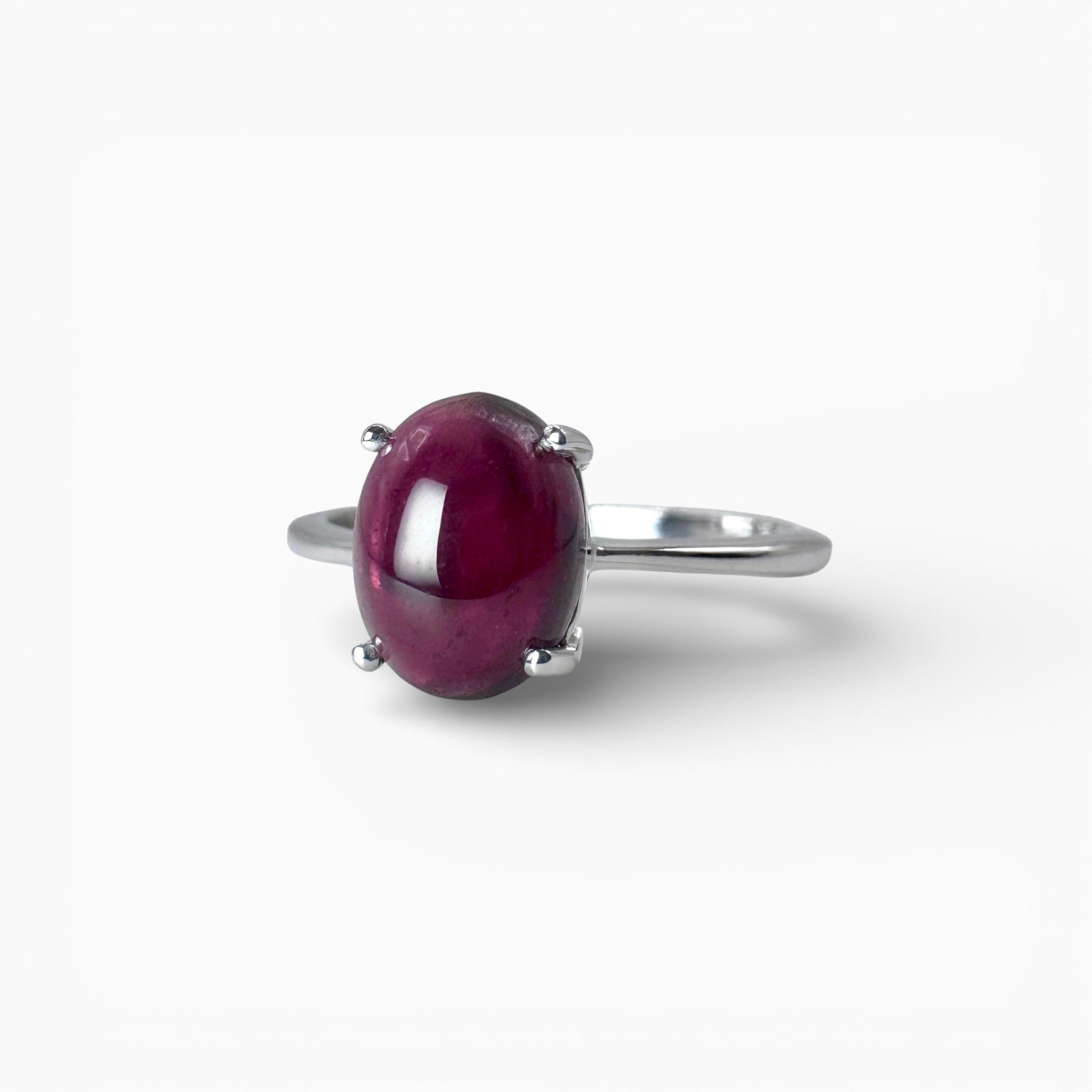 Bague Argent 925/1000 sertie de six Grenats taille carrée