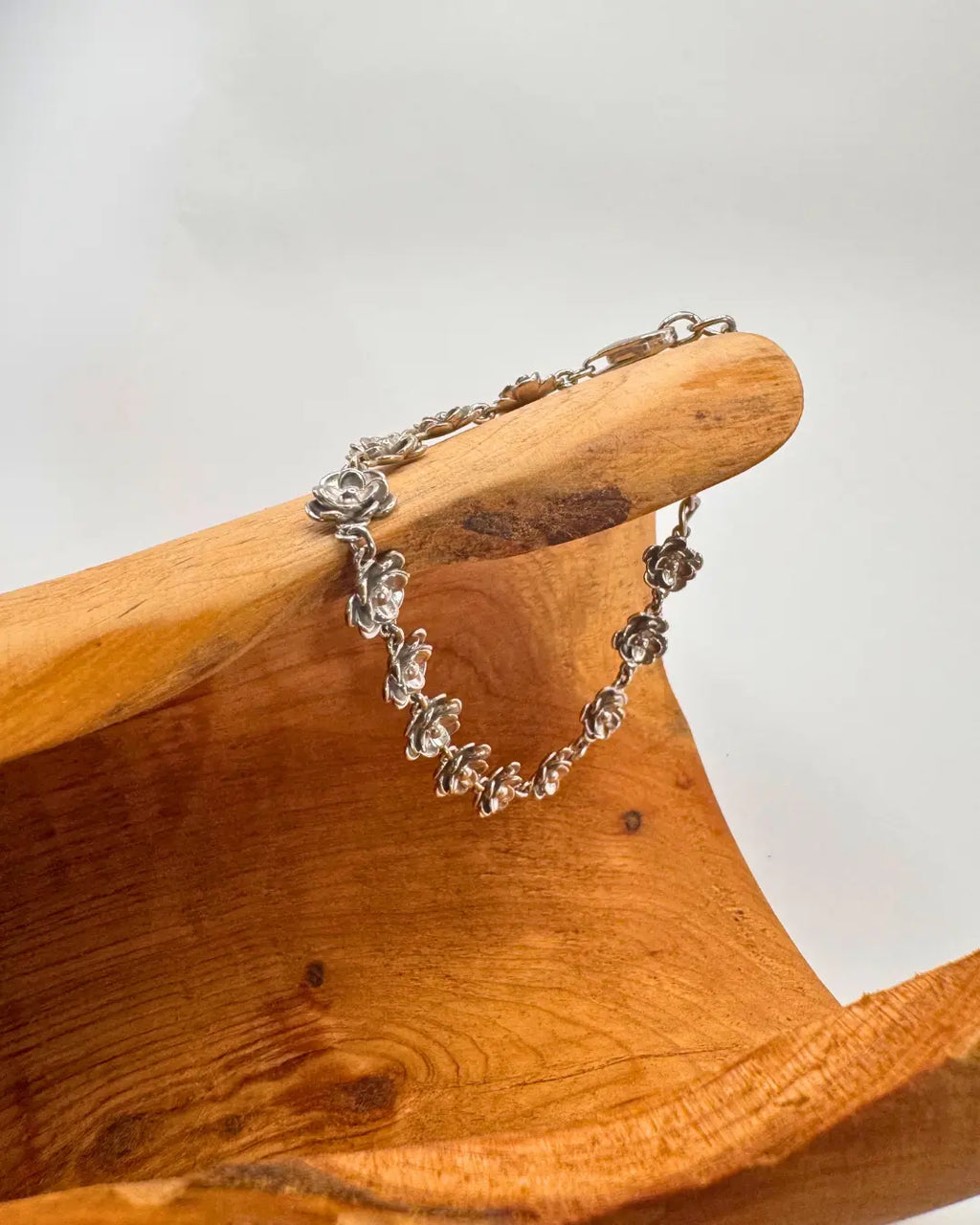 Bracelet femme argent : l'élégance autour du poignet