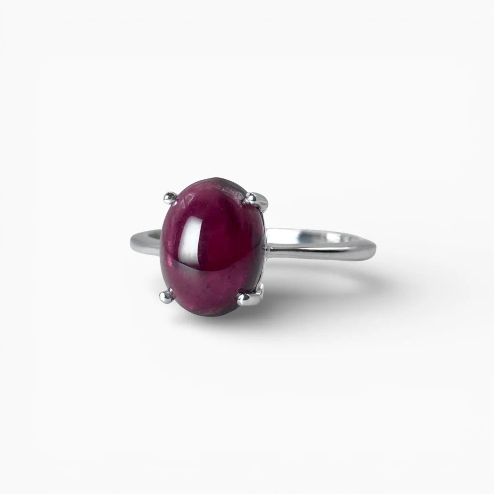 Bague Grenat & Argent 925 – Aura Pourpre, vue principale sur fond blanc