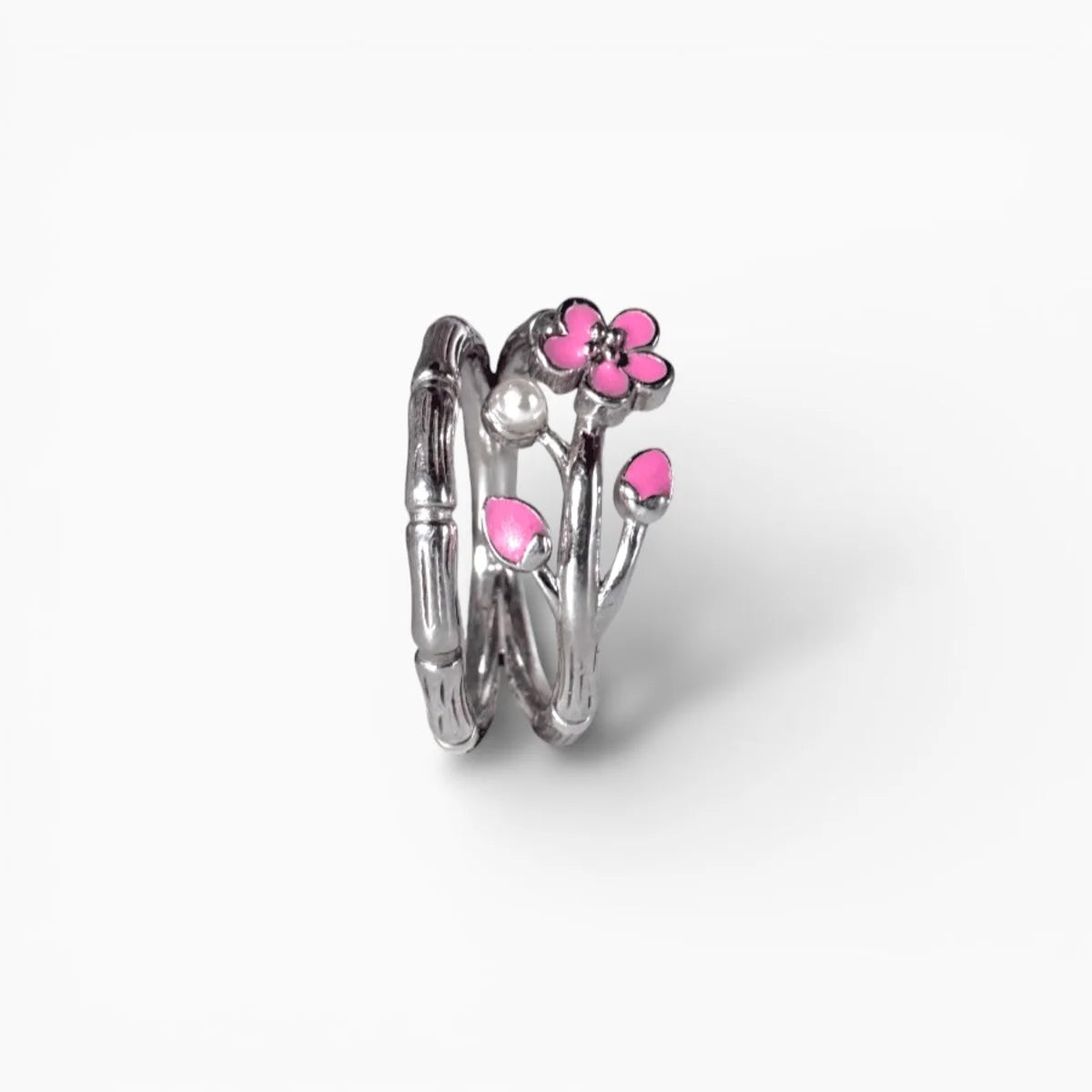Bague fleur de cerisier Hanami en Argent 925, détails émail rose et perle nacrée centrale.