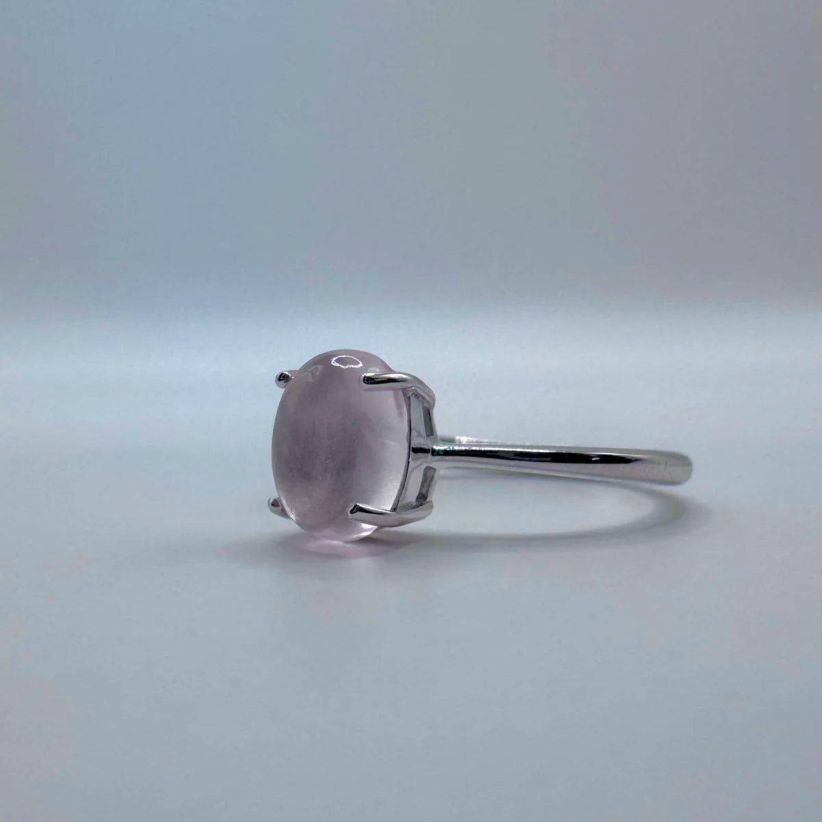 Bague en quartz rose naturel sertie griffe sur argent 925, bague lithothérapie.